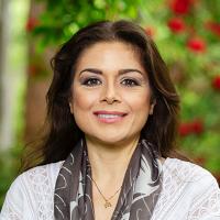 Headshot of Mina Hoorfar